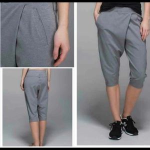 Lululemon Retreat Yoga Crop Pants NWOT size 6